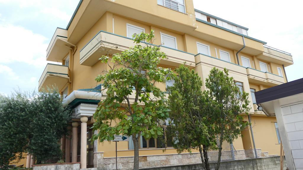 Hotel L'Ulivo Mirabella Eclano Exteriér fotografie