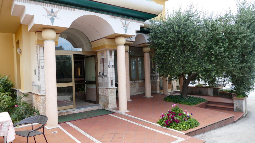 Hotel L'Ulivo Mirabella Eclano Exteriér fotografie